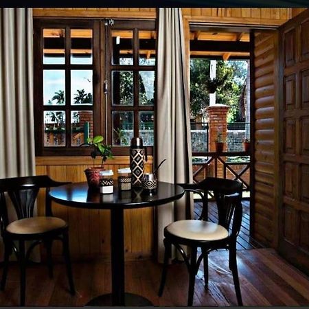 Cabanas Paseo Del Yacaratia 푸에르토이과수 외부 사진