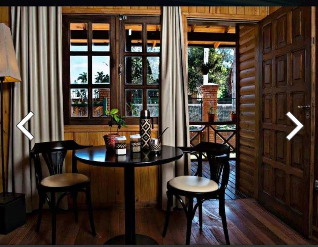 Cabanas Paseo Del Yacaratia 푸에르토이과수 외부 사진