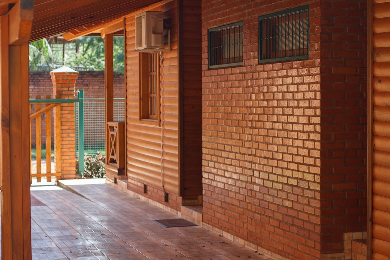 Cabanas Paseo Del Yacaratia 푸에르토이과수 외부 사진