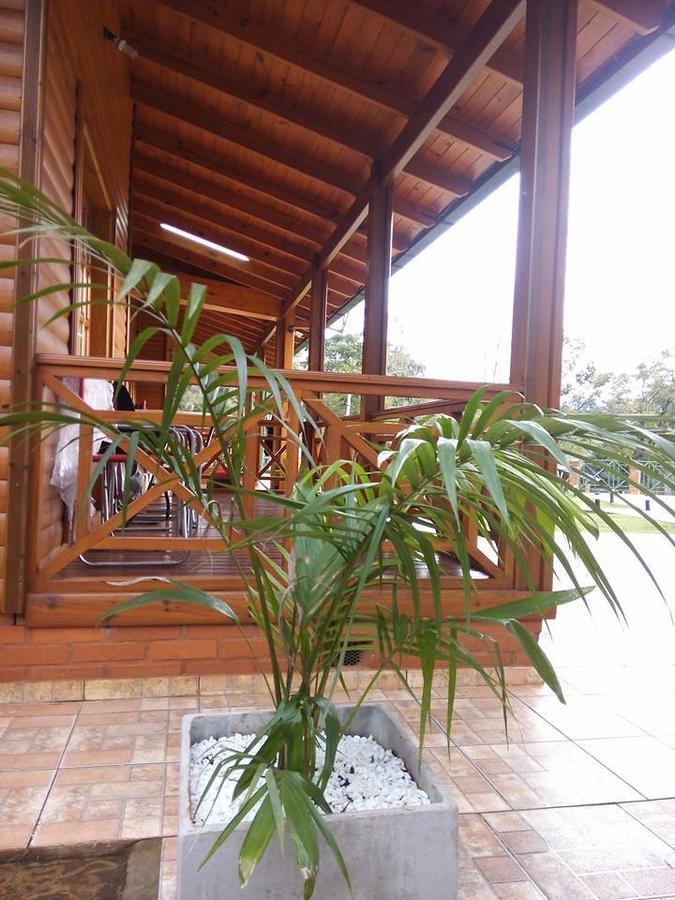 Cabanas Paseo Del Yacaratia 푸에르토이과수 외부 사진